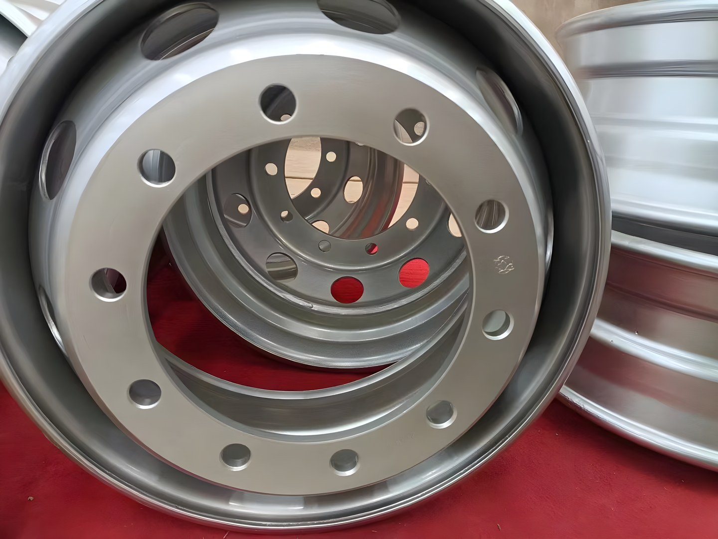 Tubeless truck and bus steel wheels, 22.5x9.00